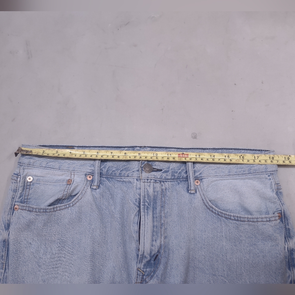 AMERICAN EAGLE High Rise Relaxed Tapered Carrot Fit Jeans Light Wash 36x28 - Picture 2 of 8